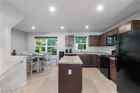 251 Slate Ridge Drive, Barberton, 俄亥俄州 44203, 美国