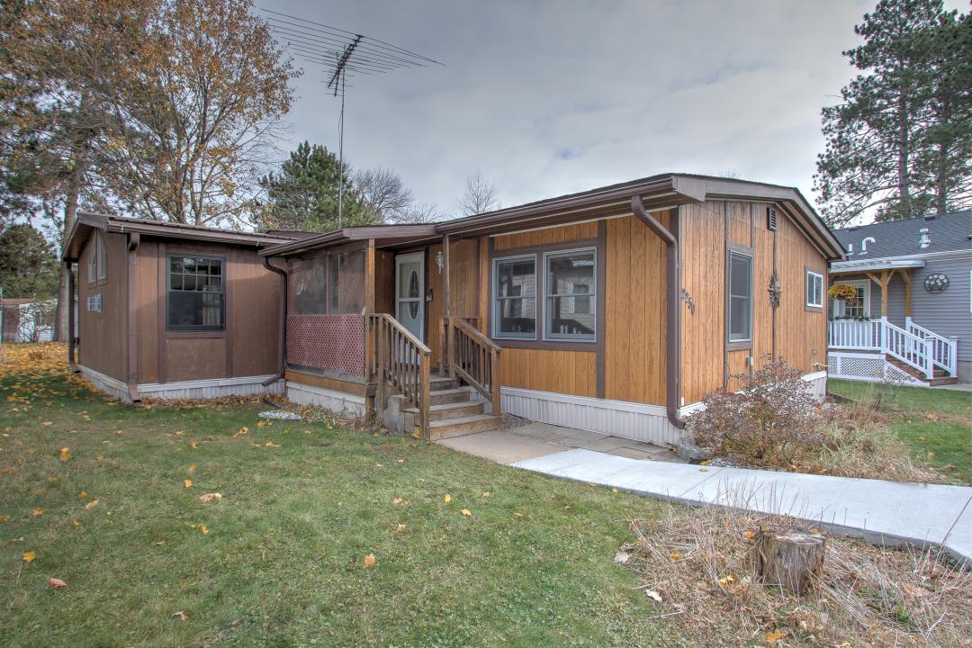 2250 Red Pine Drive Pine Village, Cambridge, 미네소타 55040, 미국