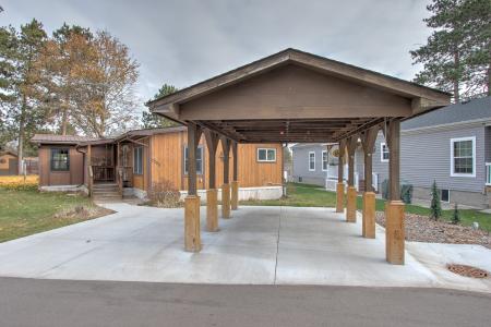 2250 Red Pine Drive Pine Village, Cambridge, 미네소타 55040, 미국