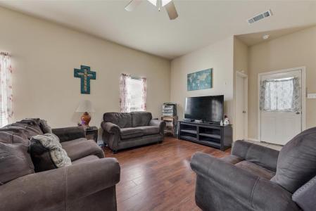 301 Quail Run Road, Red Oak, Texas 75154, USA