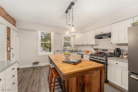 249 W Main Street, Madison, Ohio 44057, Estados Unidos