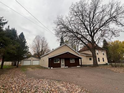 2202 Broadway Street S, Menomonie, Wisconsin 54751, USA