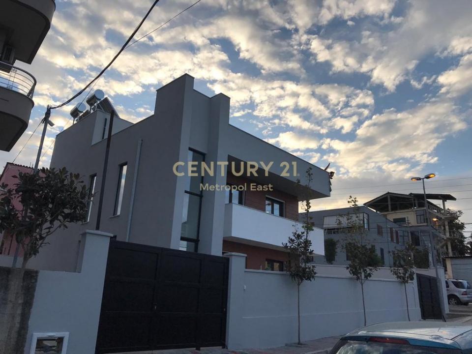 Kodra e Priftit, Tirana, Albania