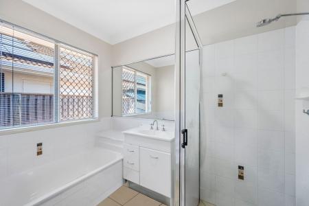 13 Donostia Crescent, Bushland Beach, QLD 4818, 澳大利亚