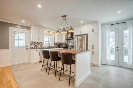 2445  Rue Decelles, Saint-Hyacinthe, 퀘벡주 J2S 8B3, 캐나다