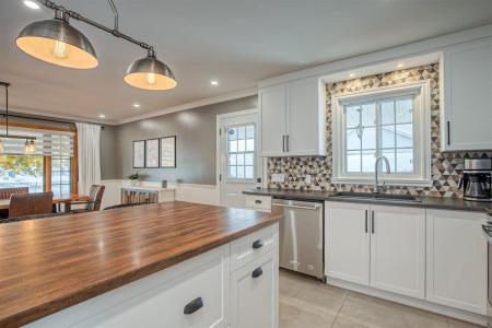 2445  Rue Decelles, Saint-Hyacinthe, 퀘벡주 J2S 8B3, 캐나다