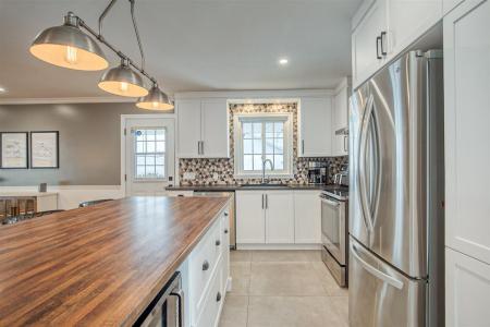 2445  Rue Decelles, Saint-Hyacinthe, 퀘벡주 J2S 8B3, 캐나다