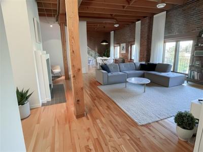 291  Rue de la Commune O., Montréal (Ville-Marie), Quebec H2Y 2E1, Canada