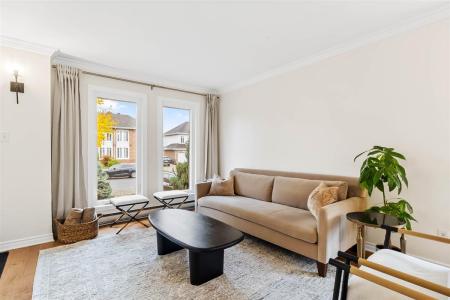 8304  Rue Ouimet, Brossard, Quebec J4Y 2B3, Canada