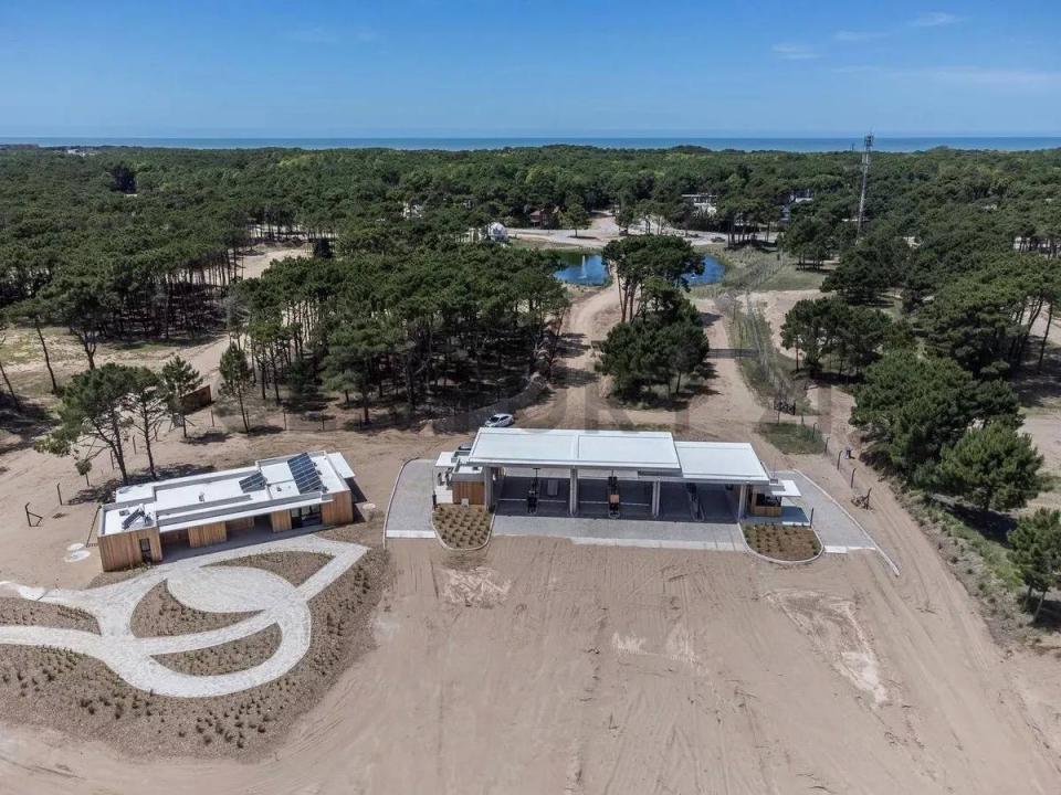 Olimpo y Shaw , Pinamar, Buenos Aires Costa Atlántica 7167, Argentina