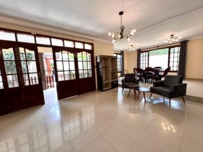 av canal cotoca calle mores entre 2do y 3er anillo , Este, Santa Cruz 00001, Bolivia