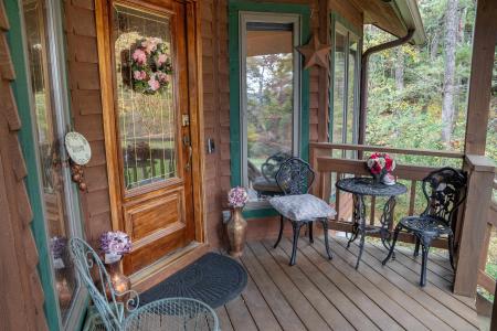 482 Forest Park Drive, Hendersonville, North Carolina 28792