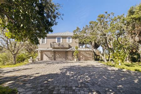 2000 Bayview Dr., Tierra Verde, Florida 33715