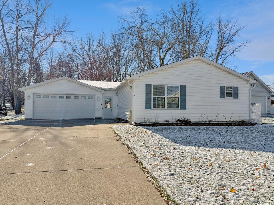 211 Deep Lake Dr, Williamston, Michigan 48895, États-Unis