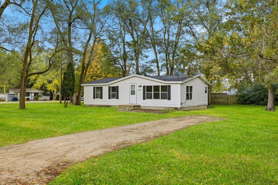 212 Elm Street, Howard City, Michigan 49329, Estados Unidos