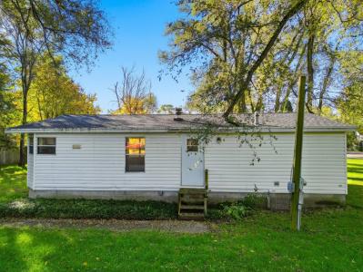 212 Elm Street, Howard City, Michigan 49329, Estados Unidos