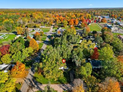 212 Elm Street, Howard City, Michigan 49329, Estados Unidos