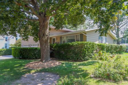 215 W Harrison St., Waszyngton, Iowa 52353, USA