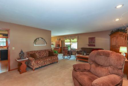 215 W Harrison St., Waszyngton, Iowa 52353, USA