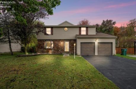 2504 Eden East Drive, Northwood, Ohio 43619, USA