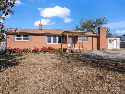 2815 Highland Drive, Lincolnton, Karolina Północna 28092, USA