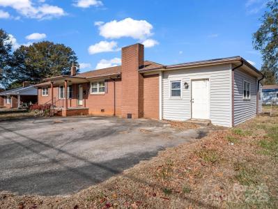 2815 Highland Drive, Lincolnton, Karolina Północna 28092, USA