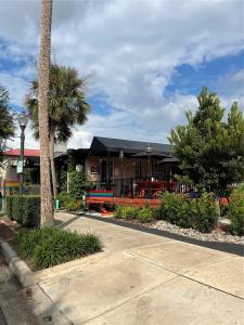 334 N DONNELLY STREET, Mount Dora, Florida 32757