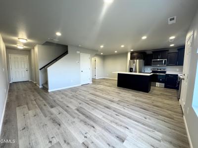 3814 Lillian Court, Mandan, North Dakota 58554, USA