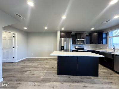 3814 Lillian Court, Mandan, North Dakota 58554, USA