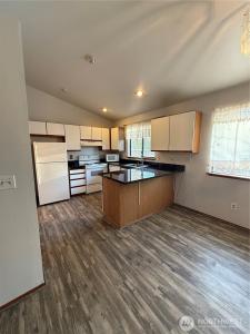 2024 SE 8 Drive, Renton, Washington 98055, USA