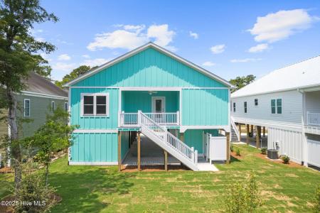 204 NE 33rd Street, Oak Island, Caroline Du Nord 28465, États-Unis