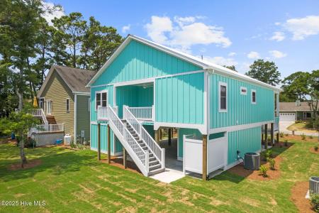204 NE 33rd Street, Oak Island, Caroline Du Nord 28465, États-Unis