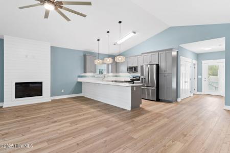 204 NE 33rd Street, Oak Island, Caroline Du Nord 28465, États-Unis