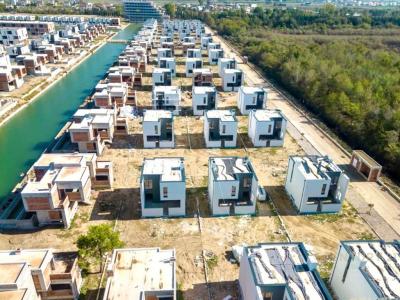 Gjiri I Lalzit, Durrës, Albania