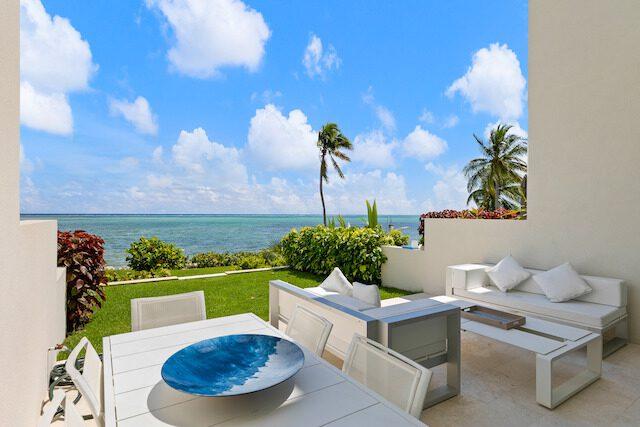 INDIGO BAY STUNNING WATERFRONT 3/3, Spotts / Prospect, Grand Cayman, איי קיימן