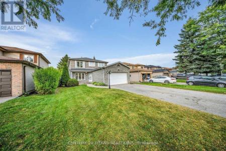 853 CROWELLS STREET, Oshawa (pinecrest), Ontario L1K 1X8, Canada