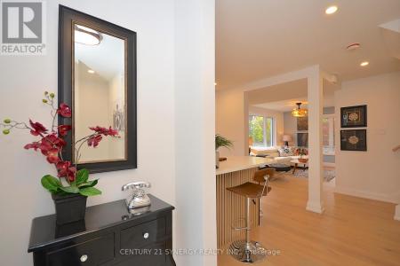 660 HOCHELAGA STREET, Ottawa, Ontario K1K 2E9, Kanada