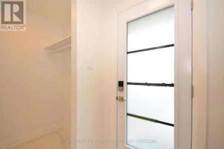 660 HOCHELAGA STREET, Ottawa, Ontario K1K 2E9, Kanada