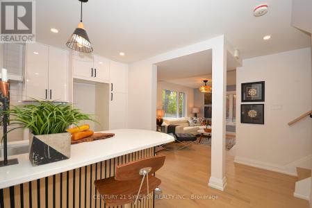 660 HOCHELAGA STREET, Ottawa, Ontario K1K 2E9, Kanada