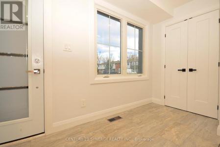 660 HOCHELAGA STREET, Ottawa, Ontario K1K 2E9, Kanada