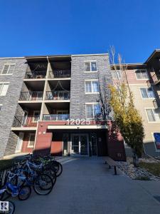 12025 22 AVENUE SW, Edmonton, 阿尔伯塔 T6W 2Y1, 加拿大