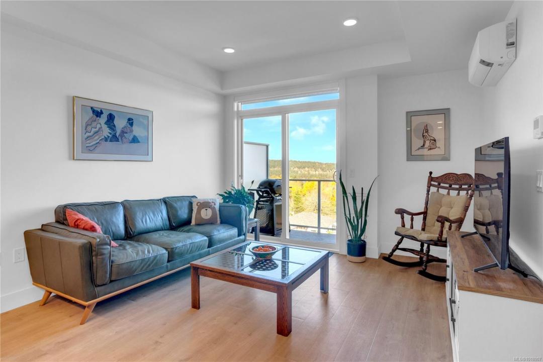 201 DOGWOOD DR, Ladysmith, British Columbia V9G 0C3, Canada