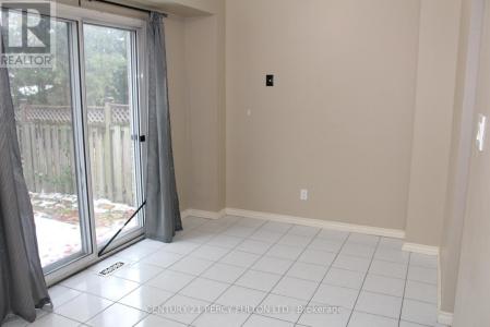 83 BARNES DRIVE, Ajax (central), אונטריו L1S 5E7, קנדה 