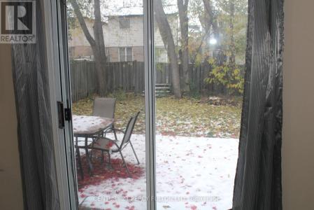 83 BARNES DRIVE, Ajax (central), אונטריו L1S 5E7, קנדה 