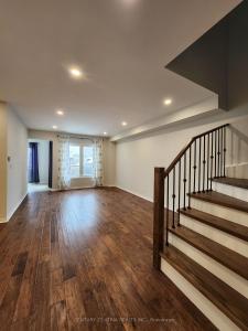 8 BILBROUGH STREET, Aurora, Ontario L4G 7W3, CANADÁ