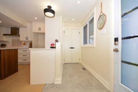 660 HOCHELAGA STREET, Overbrook - Castleheights And Area, Ontario K1K 2E9, CANADÁ