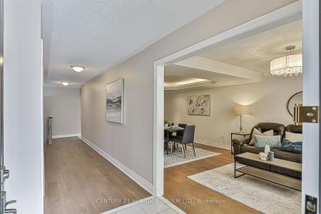 310 CHAMBERS CRESCENT, Newmarket, Ontario L3X 1T2, CANADÁ