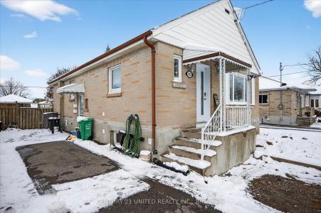 762 CAMERON STREET, Peterborough, Ontario K9J 3Z8, Kanada