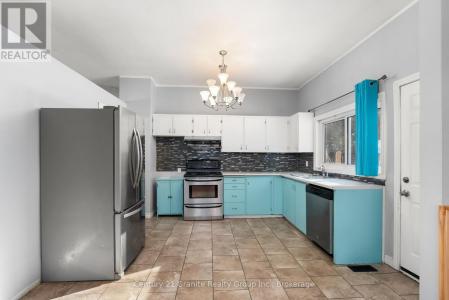 37 MCKAY STREET, Minden Hills (anson), Ontario K0M 2K0, Kanada