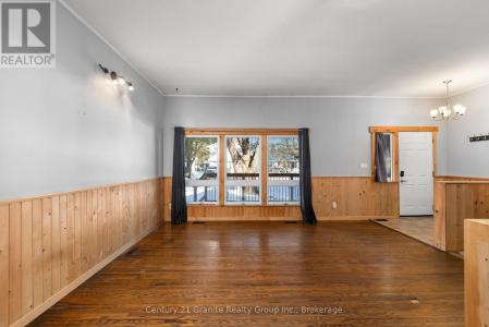 37 MCKAY STREET, Minden Hills (anson), Ontario K0M 2K0, Kanada